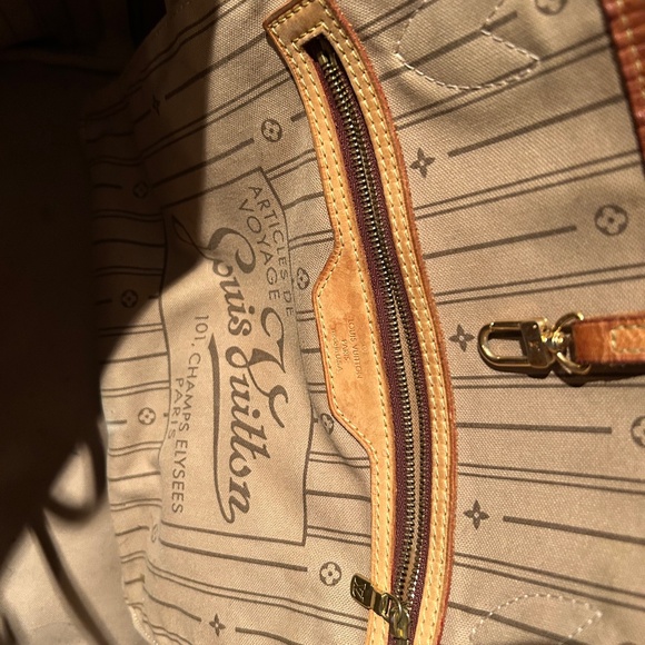 Louis Vuitton Neverfull Monogram MM - Picture 12 of 16